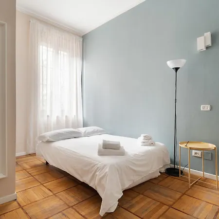 Guesthost - Chic Flat Steps From Duomo *