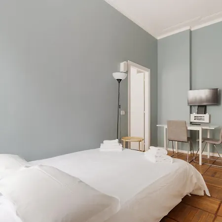 Guesthost - Chic Flat Steps From Duomo * Milão
