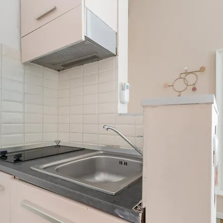 Guesthost - Chic Flat Steps From Duomo Apartamento *