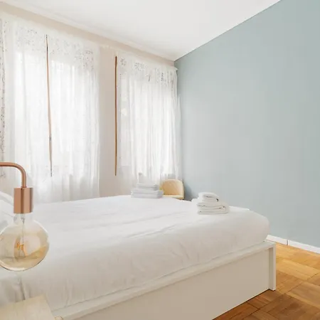Guesthost - Chic Flat Steps From Duomo דירה *