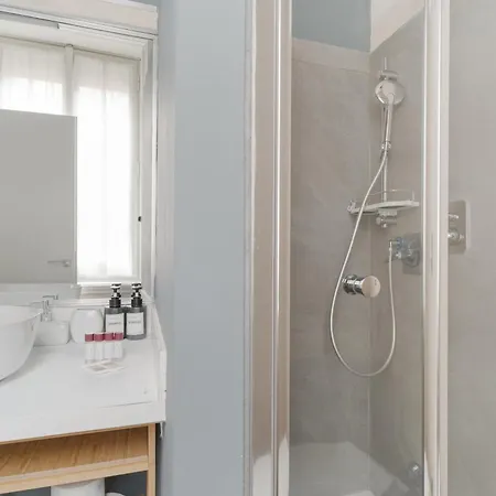 Apartamento Guesthost - Chic Flat Steps From Duomo